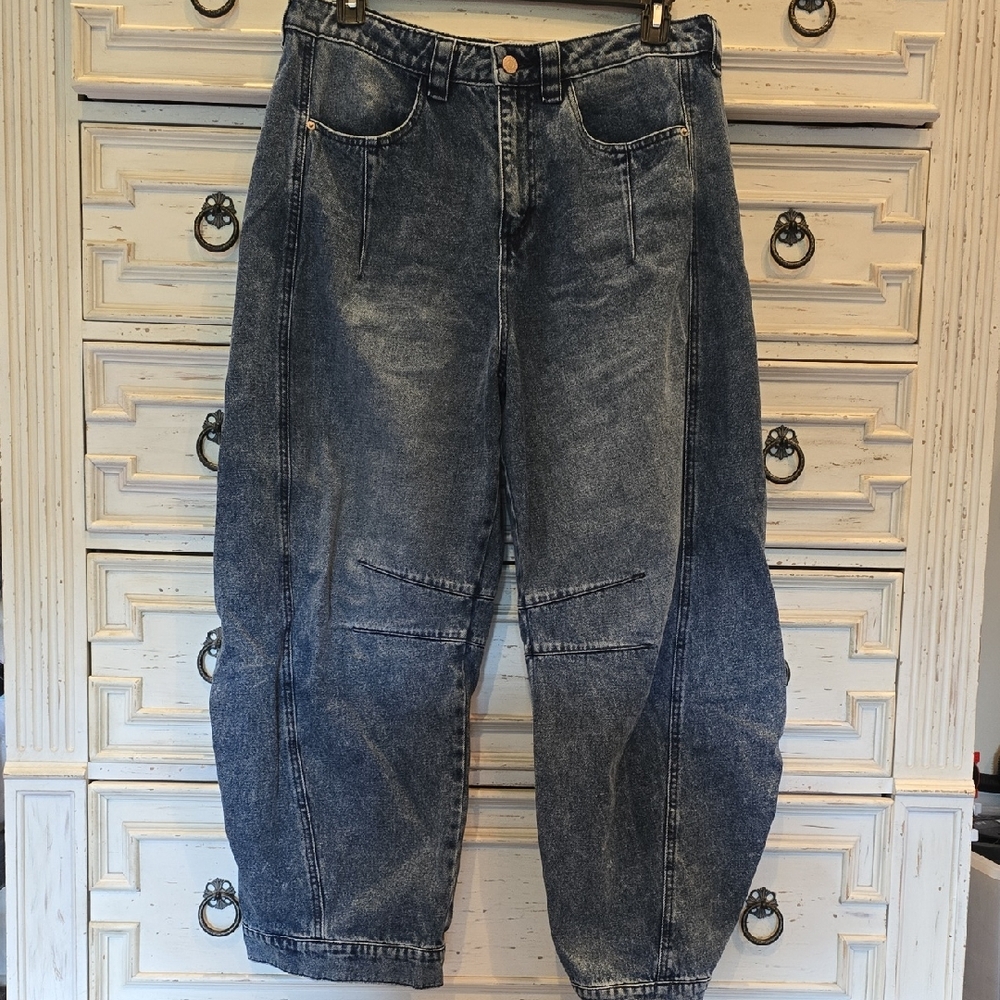 BDG High Rise Vintage Blue Jeans